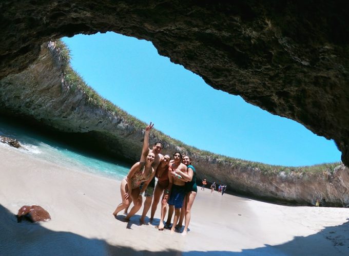 En Vallarta Mágico tenemos más de 10 años brindando experiencias a todos nuestros clientes y amigos. Queremos que vivas las mejores aventuras y en los mejores lugares.