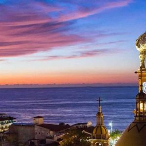 Iglesia de Guadalupe Malecón Puerto Vallarta